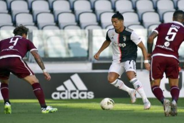 Kandaskan Torino, Ronaldo Ukir Gol Perdana Melalui Freekick untuk Juventus