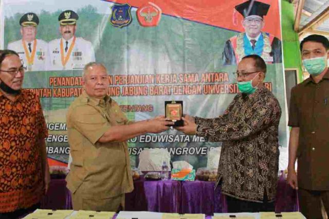 Tingkatkan Ekonomi Melalui Sektor Pariwisata, Tanjab Barat Jalin Kerjasama dengan UNJA
