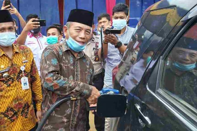 Mashuri Resmikan Pertashop Desa Tambang Emas