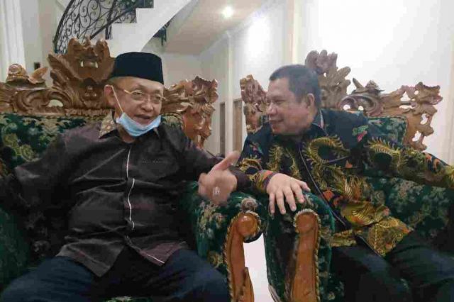 Sambangi Kediaman Ramli Taha, CE Akui Pertemuannya Terkait Suksesi di Pilgub Jambi