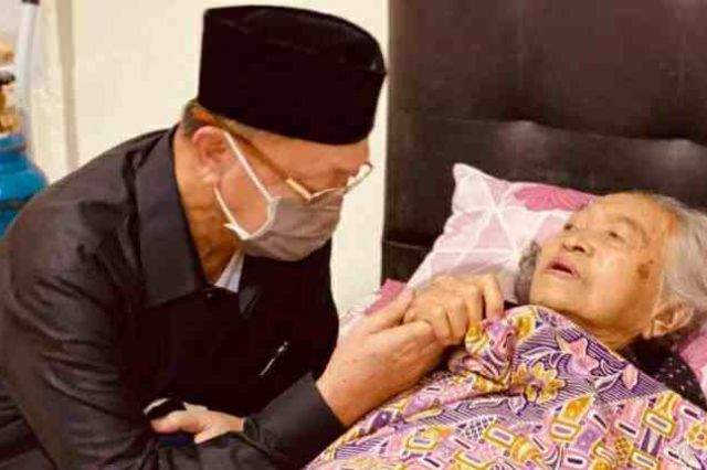 Innalillahi, Hj Hafni Rosnah Ibunda Cek Endra Meninggal Dunia