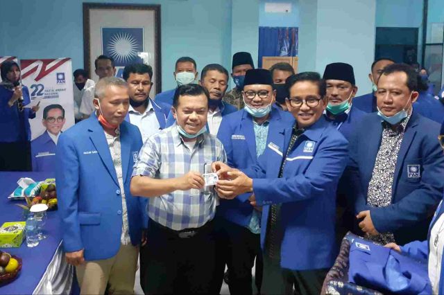 Resmi Jadi Kader, Cagub Jambi Al Haris Terima KTA PAN