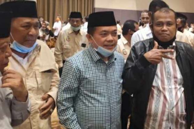 Hadiri Pelantikan Tim, Adik HBA: Keluarga Besar Sungai Abang Dukung Penuh Haris-Sani