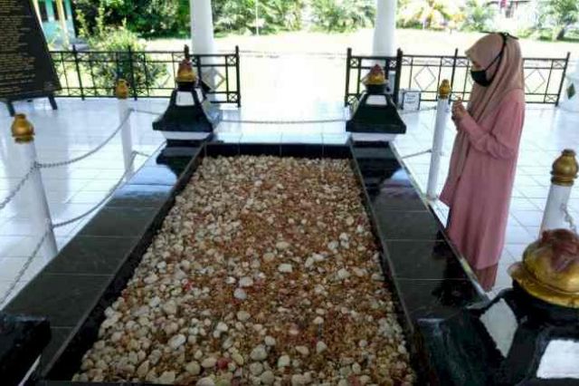 Lawatan di Tebo, Ratu Munawaroh Ziarah ke Makam Sultan Thaha Syaifuddin