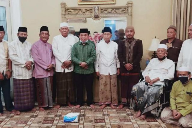 Kyai Sepuh Seberang Doakan Haris-Sani Jadi Gubernur
