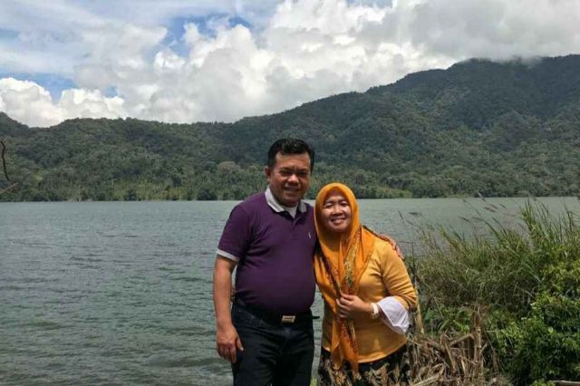 Mengenal Hesti Haris (2): Tak Sungkan Pinjam Bedak Orang Terdekat