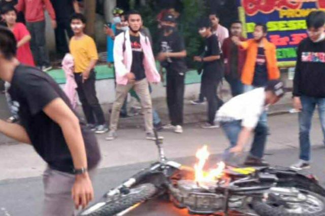 Terkait Pembakaran Sepeda Motor, Faisal: Itu Bukan Mahasiswa, Tapi Ada Pihak yang Memprovokasi
