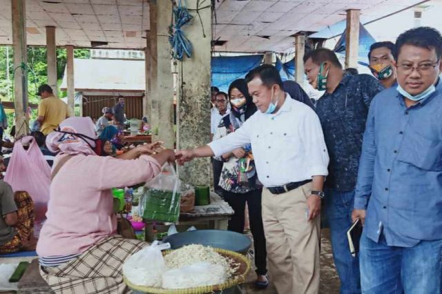 Blusukan ke Pasar Simpang Sungai Rengas, Al Haris Bicara Revitalisasi Pasar di Jambi