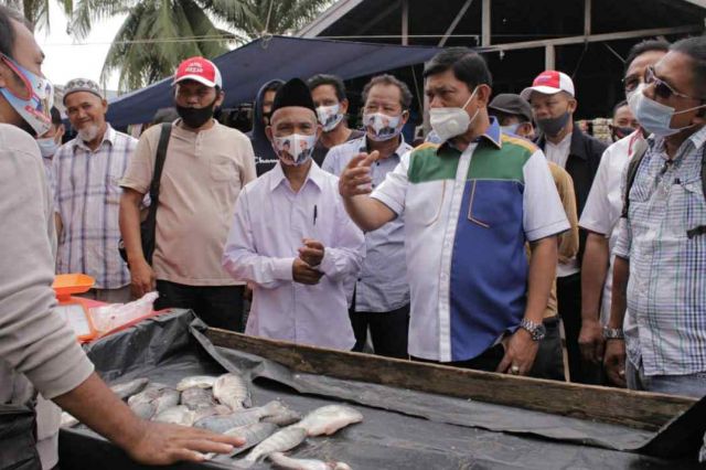 Blusukan di Pasar Aro, Syafril Antusias Disambut Pedagang