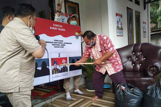 Warga Bulian Jaya Ramai-ramai Simulasi Coblos Fachrori-Syafril