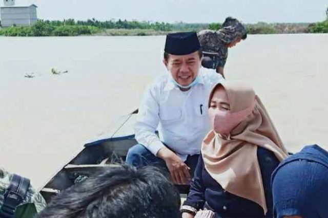Hesti Haris Pilih Nonton Debat Calon Gubernur Jambi dari Rumah