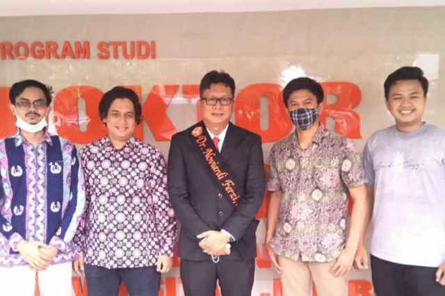 Direktur Media Center Fachrori-Syafril Raih Gelar Doktor dari Universitas Jambi