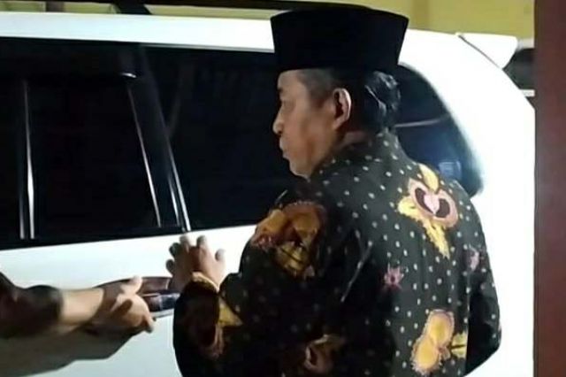 Abdullah Sani Mantapkan Langkah Menuju Tempat Debat Cawagub Jambi