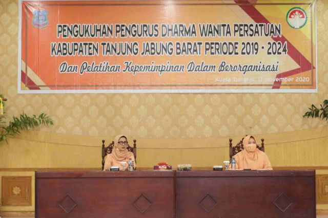 Kukuhkan Pengurus DWP Tanjabbar, Iin Minta Program Unggulan Disusun