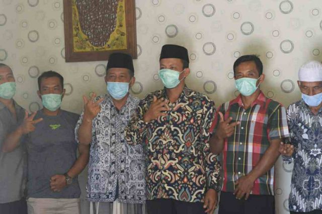Berikan Dukungan, Tokoh Masyarakat Tembesi Sambangi Kediaman Abdullah Sani