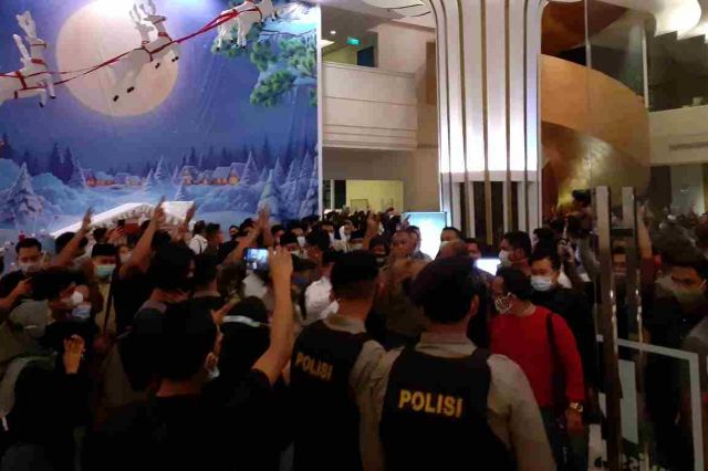 Teriakan We Wo Win Menggema Sambut Al Haris-Sani Usai Debat Pilgub Jambi