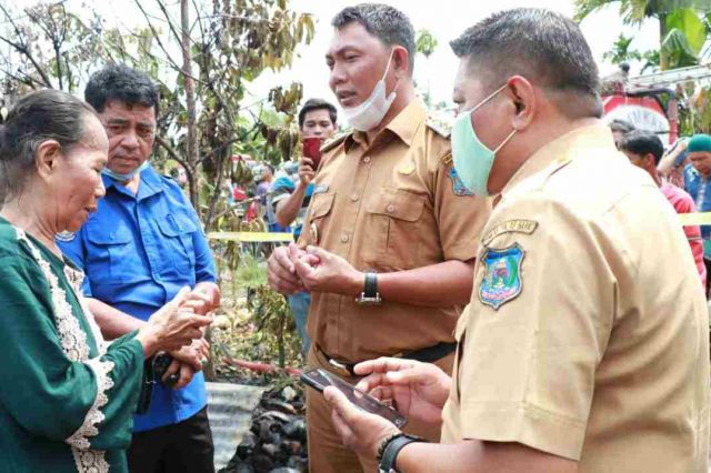 Wabup Hairan Tinjau Lokasi Kebakaran di Parit 2