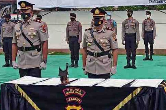 Kapolres Tanjab Barat Lantik IPTU Windy Trias Kumoro Sebagai Kapolsek Tebing Tinggi