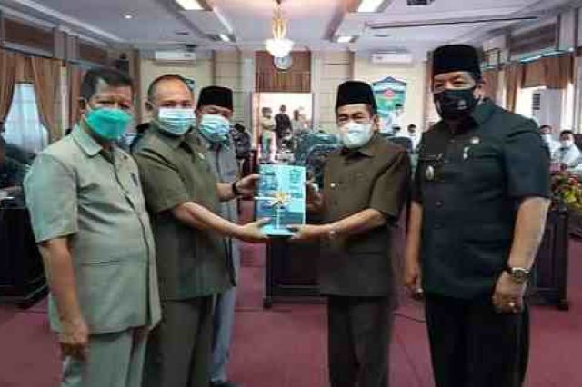 Terapkan Prokes Covid-19, Wako AJB Sampaikan Pengantar LKPJ 2020