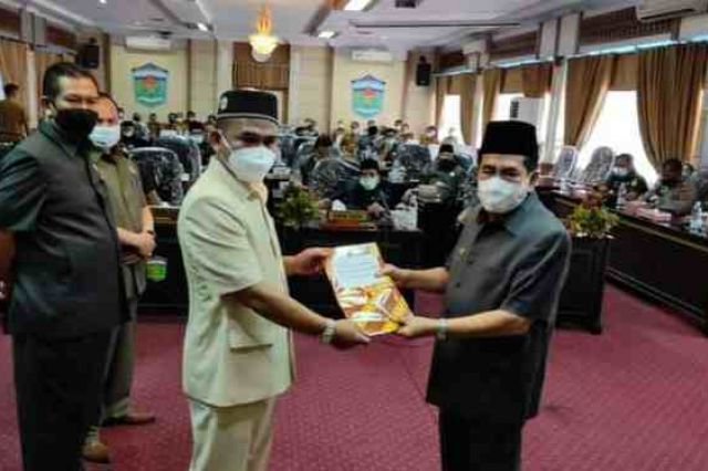 Tetap Patuhi Protokol Covid-19, Wako AJB Sampaikan 3 Ranperda ke Dewan