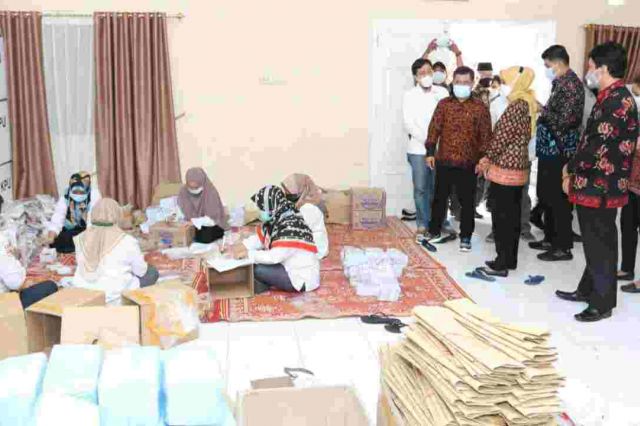 Dukung Kesuksesan PSU Pilgub Jambi, Pj Gubernur Jambi Tinjau Logistik KPU