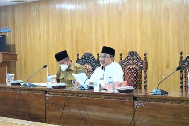 Bupati Anwar Ikuti Rapat Evaluasi LPPK OPD Triwulan I