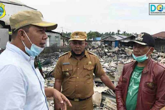 Bupati dan Wabup Tanjab Timur Tinjau Kebakaran Menteng