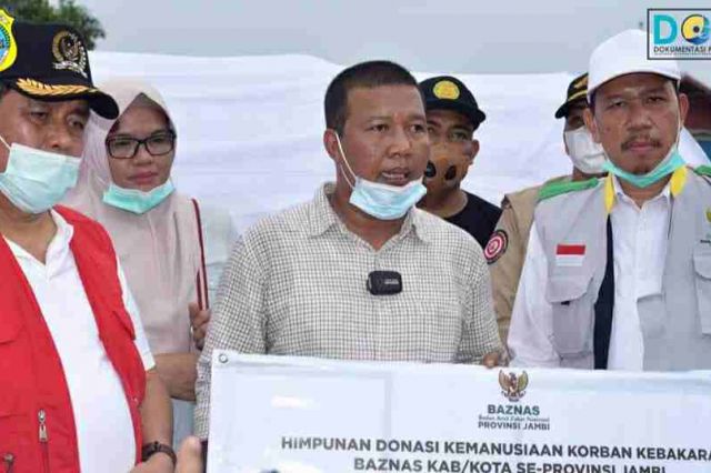 Bupati Tanjab Timur Dampingi HBA Salurkan Bantuan ke Mendahara Tengah