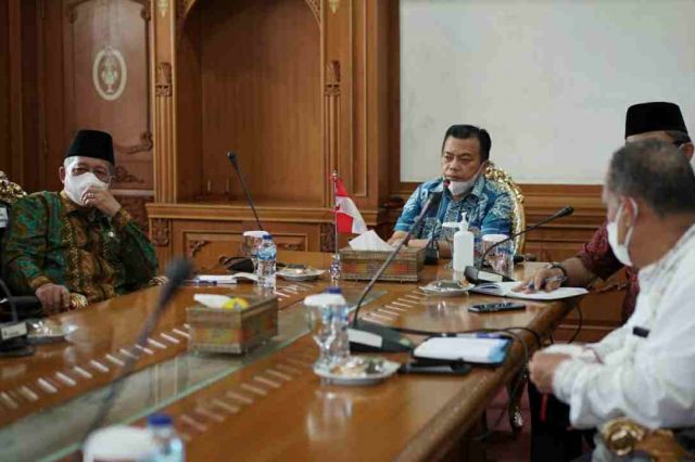 Gubernur Al Haris Tegaskan Semua Pihak Bersiap Hadapi dan Antisipasi Kasus Covid-19