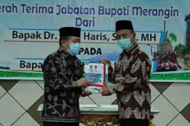 Jadi Gubernur, Al Haris Resmi Serahkan Memori Jabatan ke Mashuri