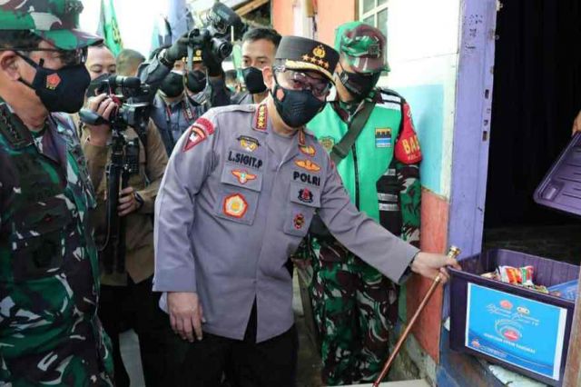 Selama PPKM Darurat, Polri Salurkan 475.420 Paket dan 2.471.217 Kg Beras ke Warga