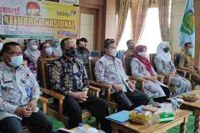Wako Ahmadi Ikuti Peringatan Harganas dan Launching Vaksinasi Covid-19 Bagi Ibu Hamil, Menyusui dan Anak 12-18 Tahun