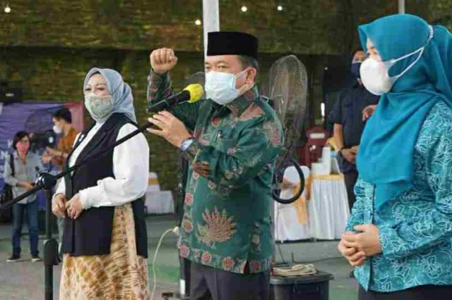 Gubernur Al Haris Harap Warga Jambi Tidak Ragu Divaksin
