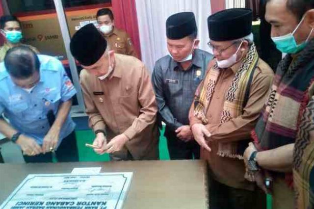 Bupati Adi Rozal Resmikan Bank Jambi Cabang Kerinci