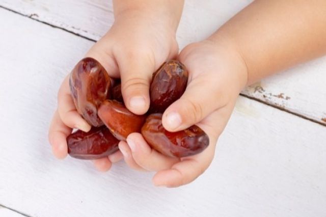 Kaya Nutrisi, Ini Manfaat Kurma untuk Anak
