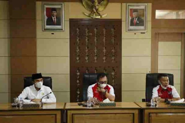 Bahas Penanganan Covid-19, Wako Ahmadi dan Ketua DPRD Provinsi Duduk Bersama Para Tokoh Masyarakat