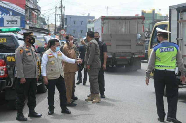 Pantau Pengetatan PPKM Kota Jambi Hari Kedua, Gubernur Al Haris: Mobilitas Masyarakat Sudah Sangat Berkurang