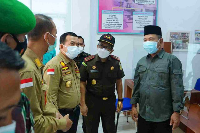 Percepat Penanganan Covid-19, Gubernur Al Haris Serahkan Alat PCR ke Labkesda Merangin