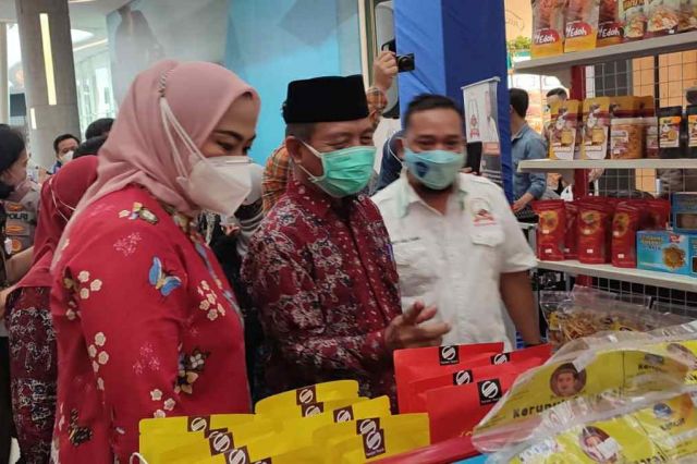 Bupati Mashuri Buka Bazaar UMKM Kabupaten Karawang