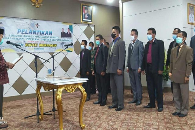 Bupati Mashuri Kukuhkan Pengurus Pesparawi Merangin