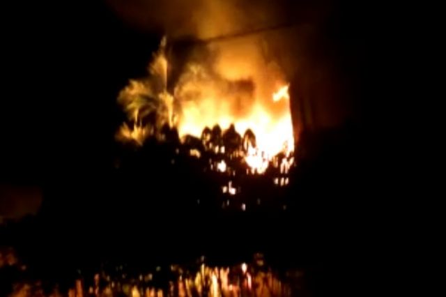 Dua Anak Kecil Nyaris Terbakar saat Amukan Si Jago Merah di Lingkar Selatan Kota Jambi