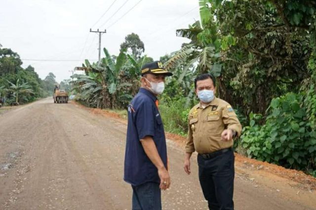 Tinjau Ruas Jalan Talang Pudak-Suak Kandis, Gubernur Al Haris: Selesaikan Secara Langsung