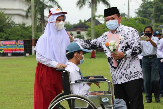 Gubernur Al Haris: Guru Adalah Garda Terdepan Pendidik Anak Bangsa