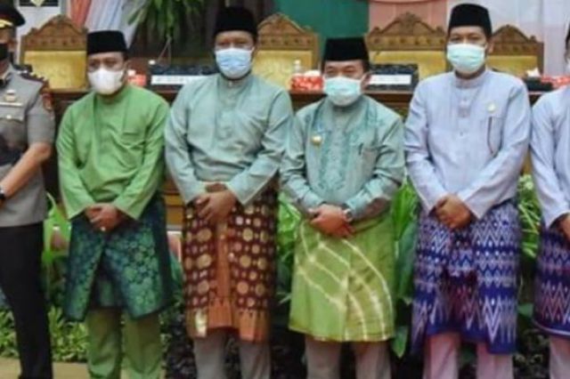 Bupati Romi Hadiri Rapat Paripurna DPRD dalam Rangka HUT ke-22 Tanjab Timur