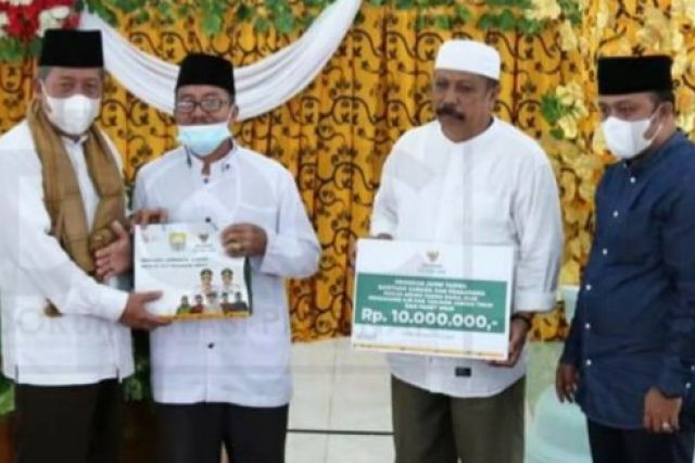 Wabup Robby Dampingi Wagub Jambi Peringati Maulid Nabi di Kecamatan Mendahara