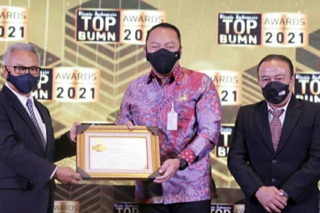 Jasa Raharja Raih Penghargaan Sebagai TOP CFO in Cost Efficiency dan Productivity Program pada BUMN Awards 2021