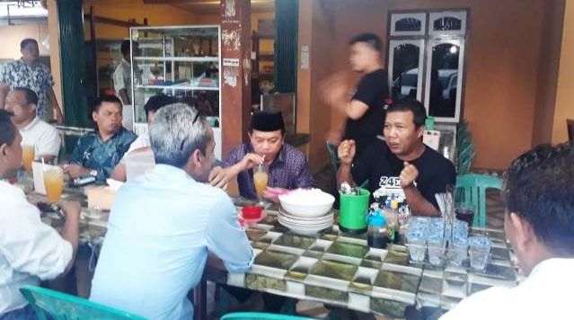 Temu Kangen di Warung Soto, Romi dan Haris Ungkap Cita-Cita Masa Lalu