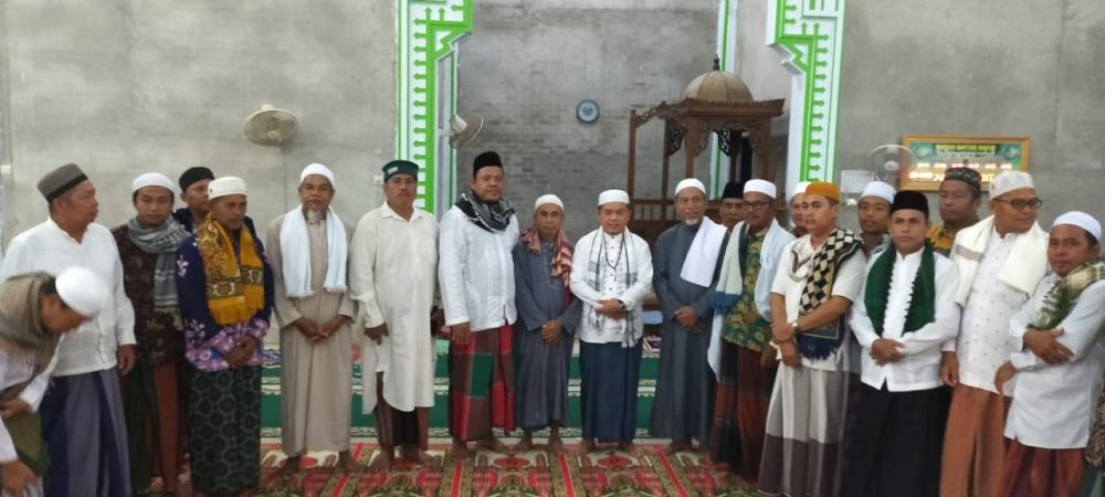 Bupati dan Wabup Merangin Subuh Berjamaah di Masjid Baitul Rahim