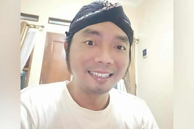 Terus Mengalir, Giliran Artis Komedian Udin Penyok Ucapkan Selamat Kepada Al Haris-Sani