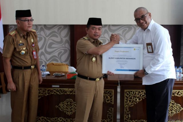 Tertib Bayar Listrik, Merangin Terima Penghargaan dari PLN